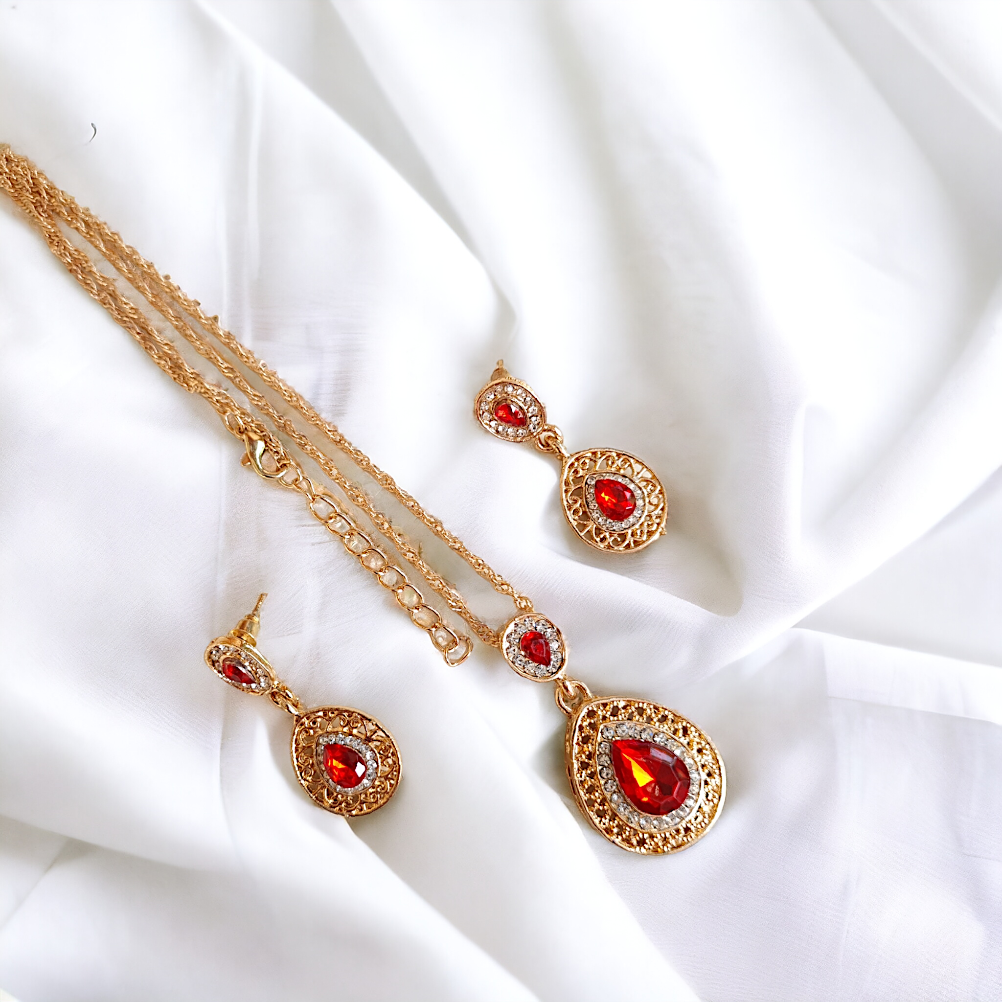 Blood Gemstone Pendant Set