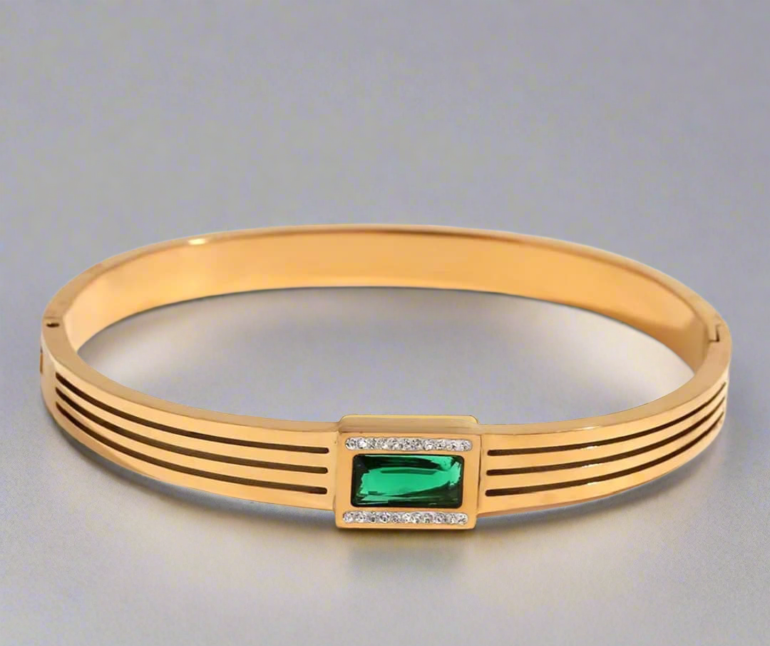 Green gemstone golden bracelet openable