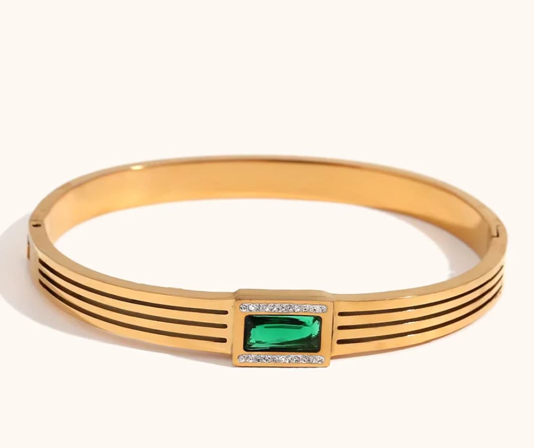 Green gemstone golden bracelet openable