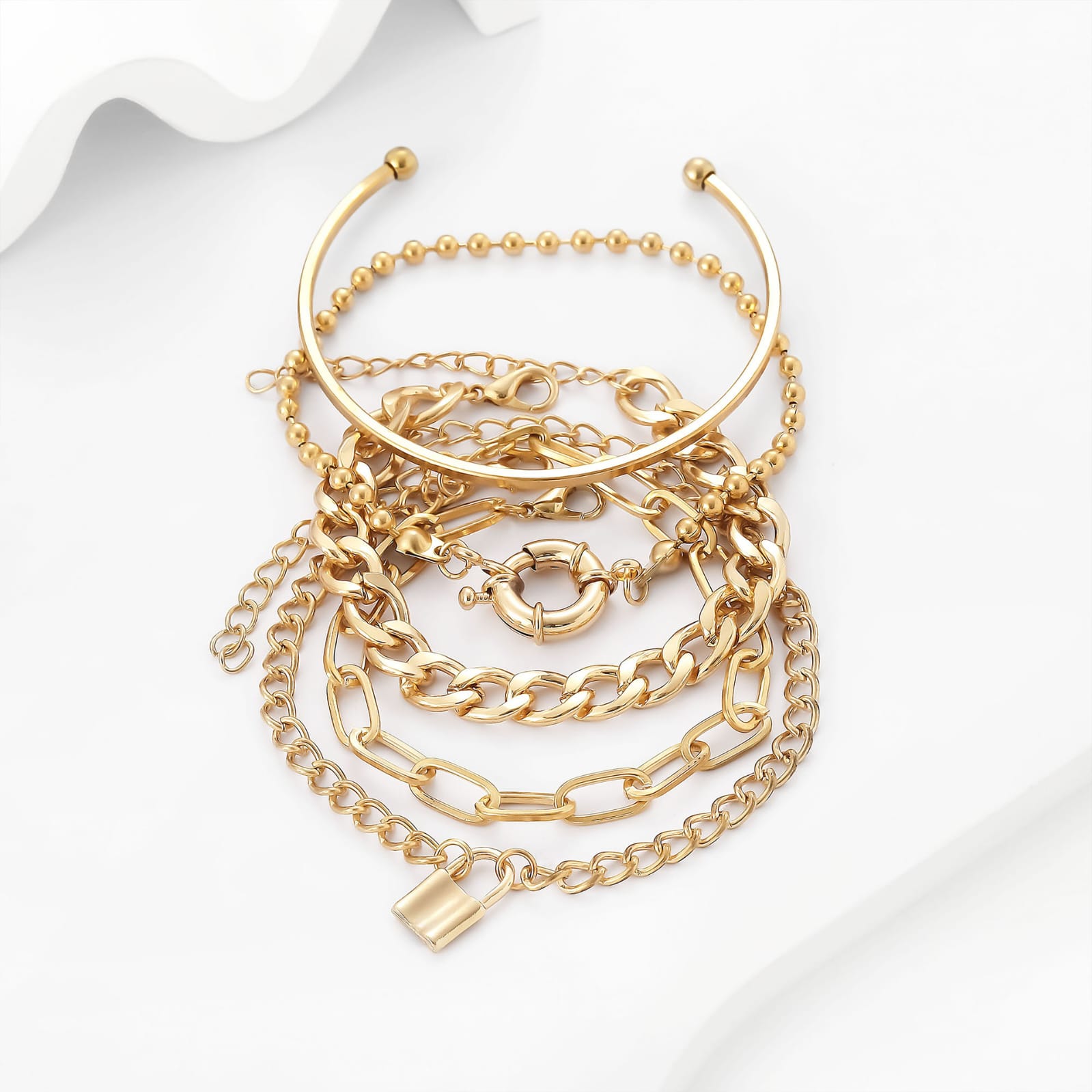 5 chain gold plated locked bracelet